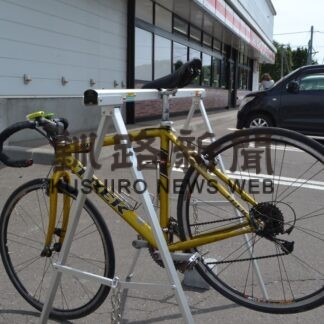 セコマ全道１５２店舗に　サイクルラック設置(2023-05-03)