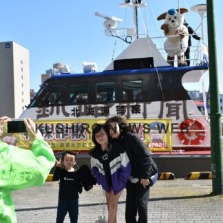 Ｊ１コンサのマスコットドーレくん ポストカードに　釧路署_1(2023-05-02)