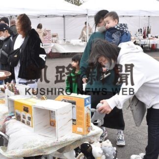 縁日や屋台、フリマ並ぶ　ダイナム催し　(2023-05-04)