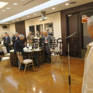 卒業生ら親睦深める　大阪で関西湖陵会(2023-05-16)