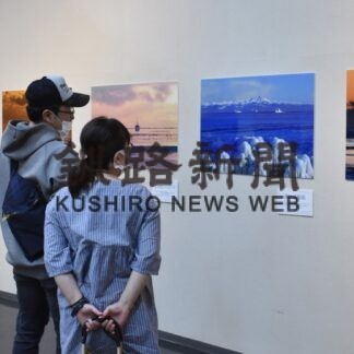 漁場にスポット、６５点写真ずらり　小泉さん作品展(2023-05-07)