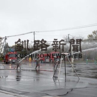 総合訓練大会で放水技術競う　別海消防団(2023-05-29)