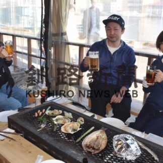 岸壁炉ばた観光客満喫(2023-05-04)