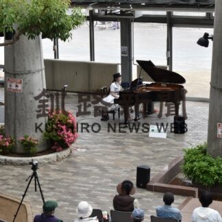 ＳＡＹＡさん 躍動感あるピアノ演奏披露【釧路】(2023-06-01)