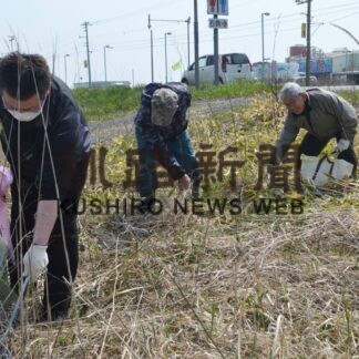 たばこ吸い殻や空き缶回収　釧白工業団地内道路一斉清掃(2023-05-21)