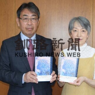 児童や生徒の教育活動充実へ　釧路の佐藤さん図書寄贈(2023-05-31)