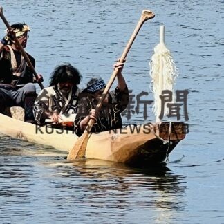 丸木舟製作で儀式　阿寒アイヌ工芸協同組合【釧路市】(2023-06-16)