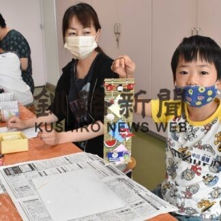 すだれで涼しげに　親子で工作楽しむ【釧路市】(2023-07-25)