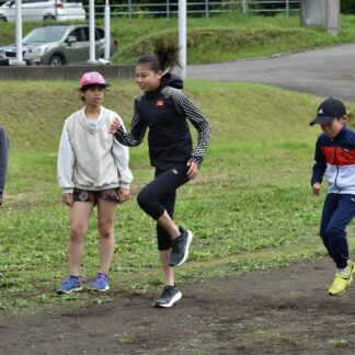 陸上の楽しさ伝える　東京五輪出場、萩谷さん初教室【弟子屈】(2023-07-19)