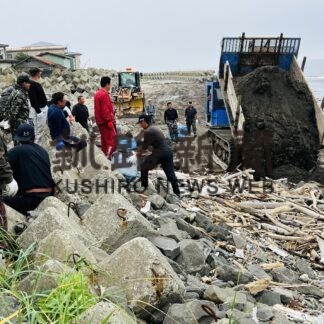 海中みこし前に白糠漁港前浜整備【白糠】(2023-07-22)