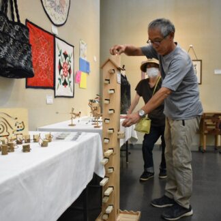 平和テーマの作品並ぶ　30日まで最後のピース・アート展【釧路市】(2023-07-28)