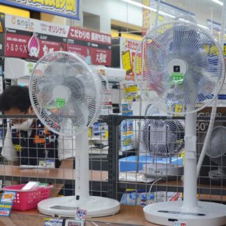 夏物商戦、釧根熱く　連日の暑さで売れ行き好調【釧路市】(2023-07-31)