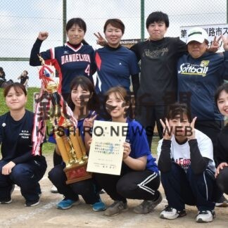 男子は釧公大制覇　女子は釧公大・ダンデライオンＶ　ソフトボール【釧路市】(2023-07-25)
