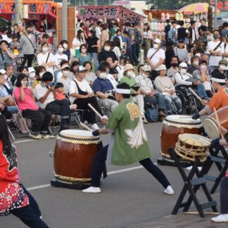 夏の熱気完全復活　くしろ港まつり開幕【釧路市】(2023-08-05)