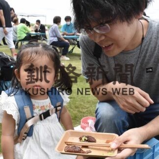 牧場で食やビンゴ楽しむ　シマザキマルシェ【別海】(2023-08-22)