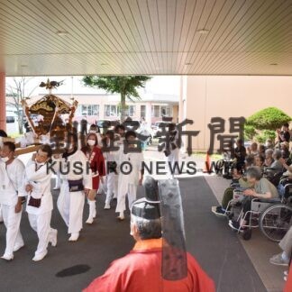 みこし渡御勇壮　共栄稲荷神社例大祭、鉄北まつり【釧路市】(2023-08-11)