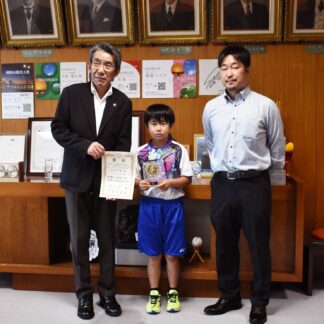 川田選手、羽球で全国へ　蝦名市長表敬「ミスせず優勝目指す」【釧路市】(2023-08-05)