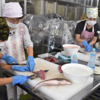 イワシの缶詰作り挑戦　水産加工体験教室【釧路市】(2023-08-10)