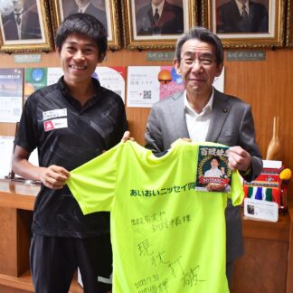 川内選手、陸上活動に意欲　蝦名市長表敬、抱負語る【釧路市】(2023-08-02)