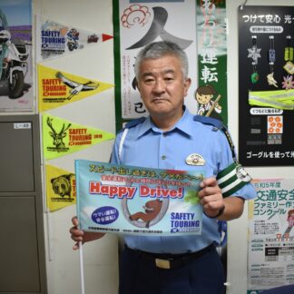 バイク事故防げ！　道警釧本など啓発フラッグ作製【釧路市】(2023-08-04)