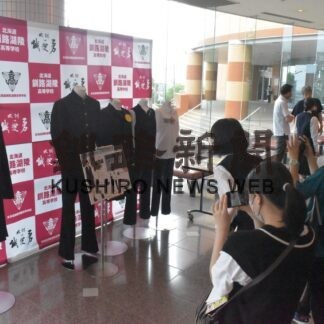 湖陵高で新学科説明会　制服も展示【釧路市】_1(2023-08-21)