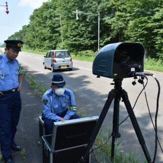 「速度超過へ警戒心を」　死亡事故現場で取り締まり【弟子屈】(2023-08-03)