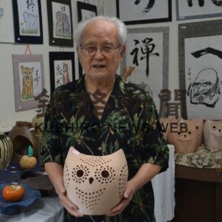 新作陶芸作品見て　千葉さん、５年ぶり展示【釧路町】(2023-08-31)