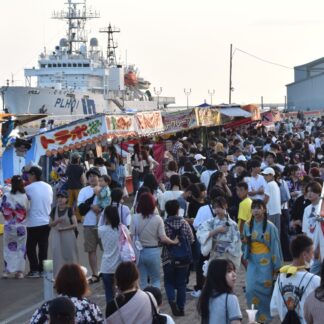 夏の熱気完全復活　くしろ港まつり開幕【釧路市】_1(2023-08-05)