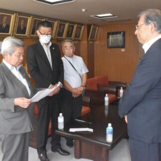 支援学級用図書、備品を市に寄贈　道宅協会釧路支部【釧路市】(2023-08-27)