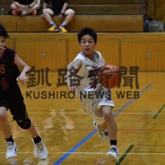 光陽男子、鶴野女子が優勝　ミニバスケットＶ☆ＳＴＡＲ杯【釧路町】(2023-08-29)
