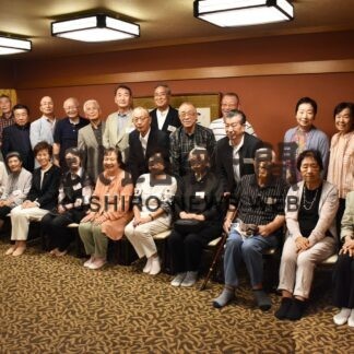 旧交温め、校歌を斉唱　80歳迎え鳥取中卒業生が同期会【釧路市】(2023-09-17)