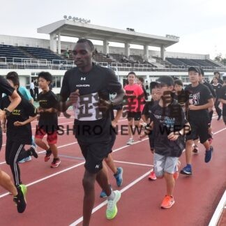 小森コーポレーション、釧路で合宿　学生対象に教室も　【釧路市】(2023-09-03)