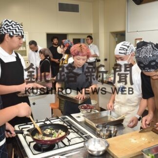 シカ肉のジビエ料理学ぶ　別海高で教室【別海】(2023-09-24)