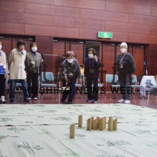 モルック手軽に楽しんで　研修会でルールや手順説明【釧路市】(2023-10-27)