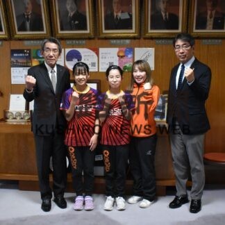 難波、速水選手　卓球全国での健闘誓う【釧路市】(2023-10-22)