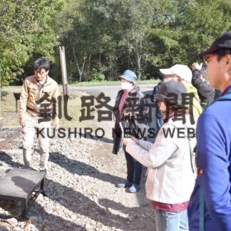 乗馬やトロッコ体験　奥行臼散策デーにぎわう【別海】(2023-10-11)