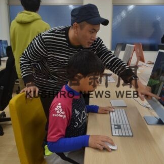 マインクラフトでプログラミング演習　小中学生１３人参加【釧路市】(2023-10-24)