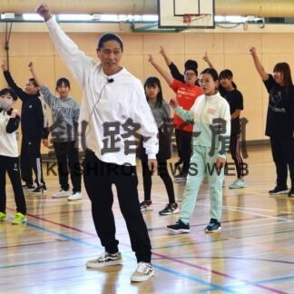 ＳＡＭさんダンス指導、児童が練習成果披露【釧路市】(2023-10-26)