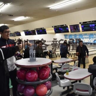 ボウリングで国際交流　ＫＣＭインドネシア研修生と釧路の団体【釧路市】(2023-11-08)