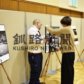 水墨画、絵画など３９作品　富山・黒部市と文化交流展【根室】(2023-11-22)