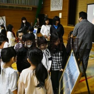 シンフォニア・スープ、鶴居小で出前授業【鶴居】(2023-11-27)