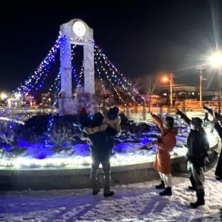 柳町公園時計台を光で装飾、釧路の有志団体がイルミ点灯【釧路市】(2023-12-23)