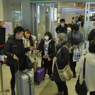 久しぶりの再開 笑顔で「おかえり」　釧路でも帰省ラッシュ【釧路市】(2023-12-30)