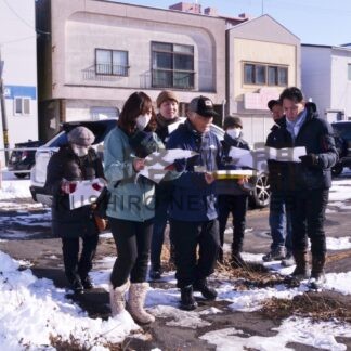 真砂町の栄華をたどる　観光ガイドの会が南大通周辺散策会【釧路市】(2023-12-15)