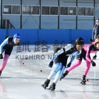 自己ベスト目指し全力　小中スピードスケート大会【釧路】(2023-12-27)