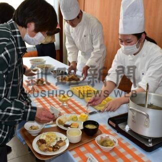 集大成の料理振る舞う　厚岸翔洋高生が成果発表【厚岸】(2023-12-29)