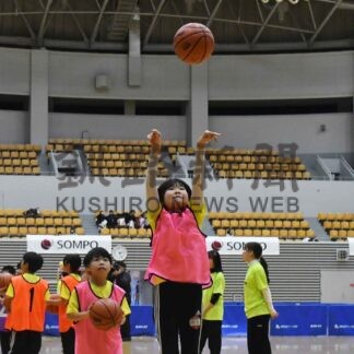 子供ら運動に触れる　高木菜那さん招きイベント【釧路市】_1(2024-01-09)
