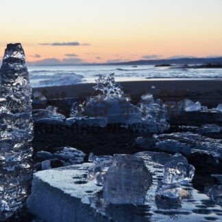 〝氷の宝石〟砂浜輝く　大楽毛海岸【釧路市】(2024-01-15)