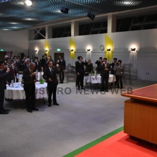 一年の飛躍誓う　標茶町新年交礼会【標茶】(2024-01-08)