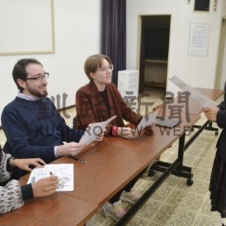 英検の試験備え、中学生が練習　ＡＬＴ講師で講座【白糠】(2024-02-20)